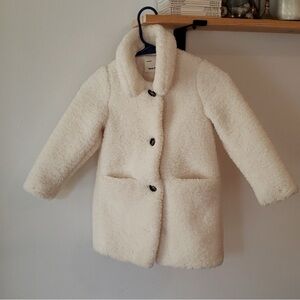 White fleece peacoat zara size 6 kids perfect for Christmas as outfits